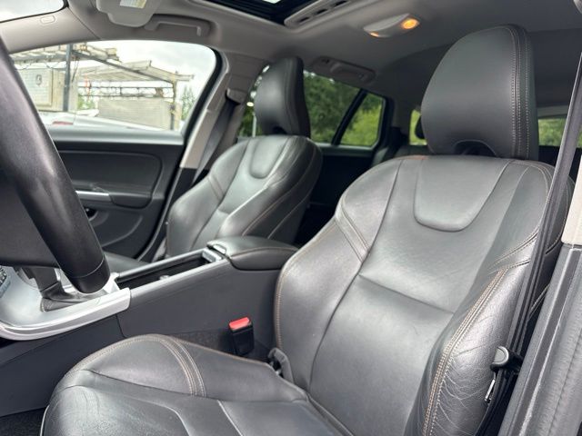 Thumbnail: 2018 Volvo V60 - 7