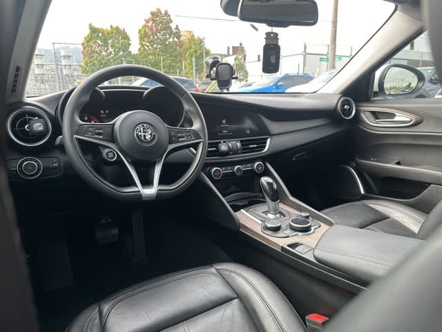 Thumbnail: 2017 Alfa Romeo Giulia - 2