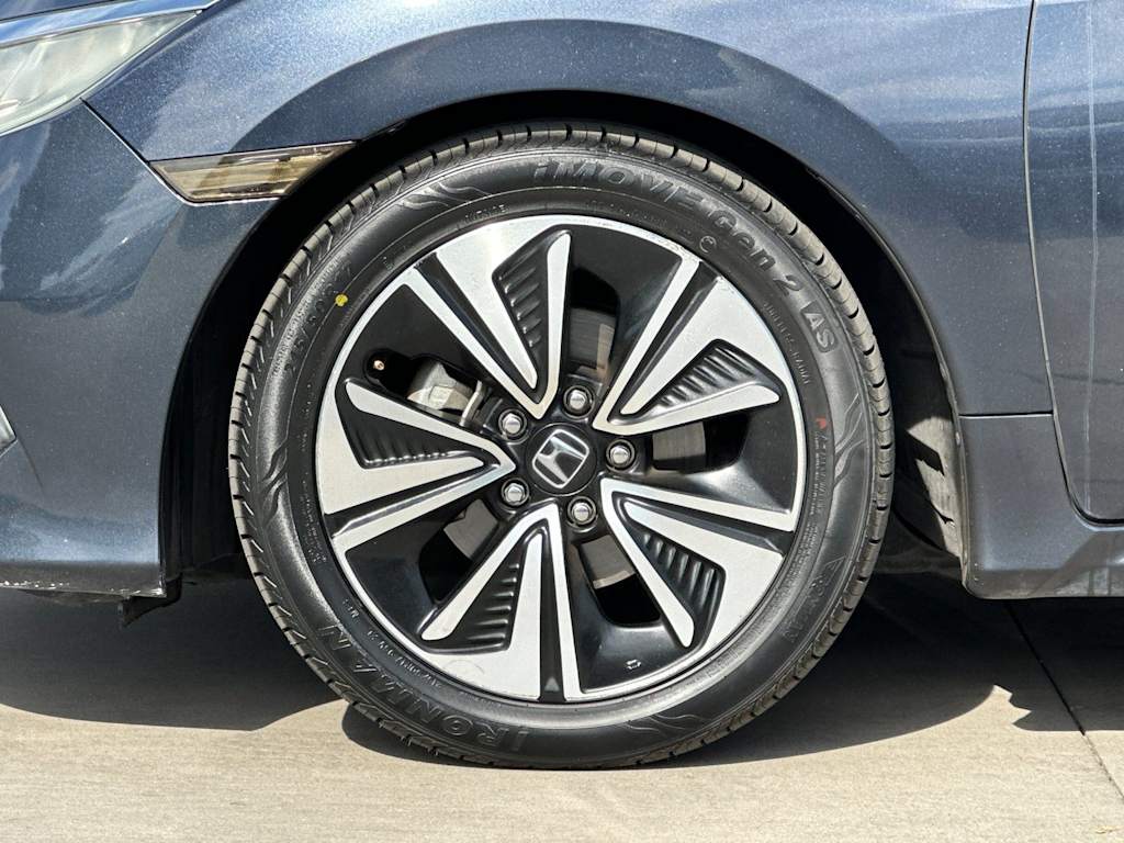 Thumbnail: 2016 Honda Civic - 8