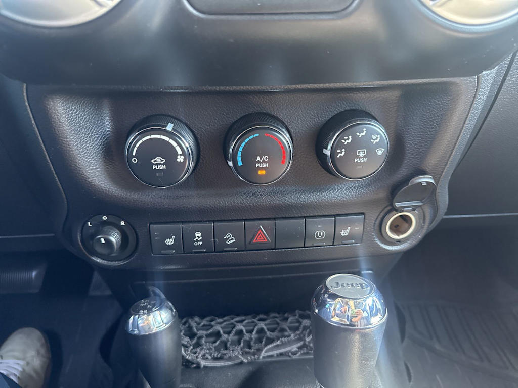 Thumbnail: 2014 Jeep Wrangler - 24