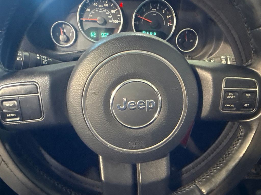 Thumbnail: 2012 Jeep Wrangler - 21