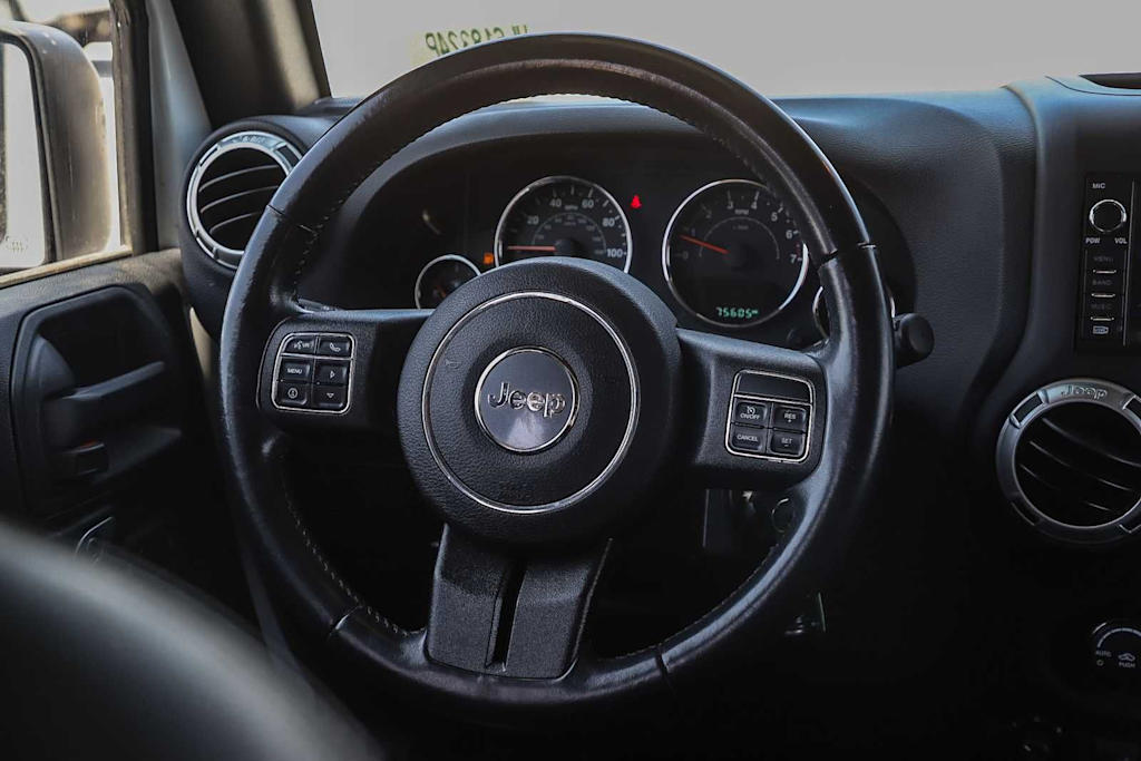 Thumbnail: 2017 Jeep Wrangler - 9