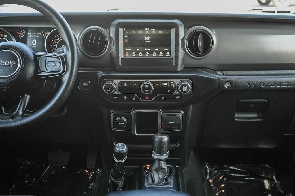 Thumbnail: 2022 Jeep Wrangler - 6