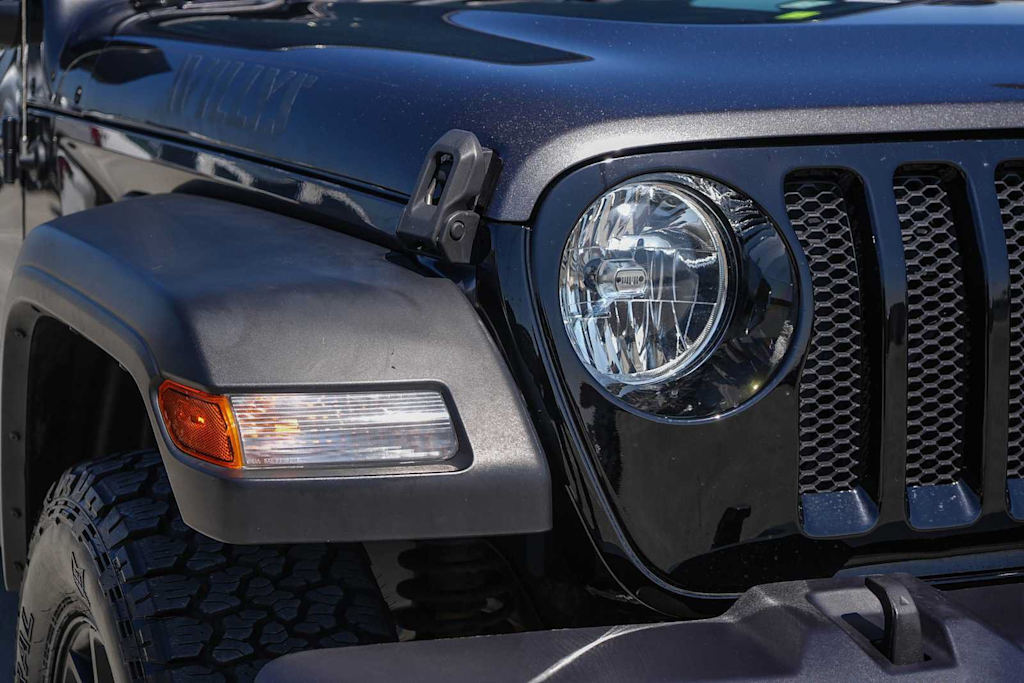 Thumbnail: 2022 Jeep Wrangler - 17