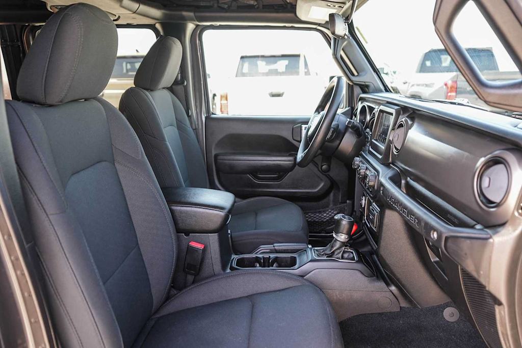 Thumbnail: 2022 Jeep Wrangler - 7