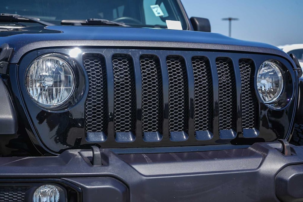 Thumbnail: 2022 Jeep Wrangler - 18