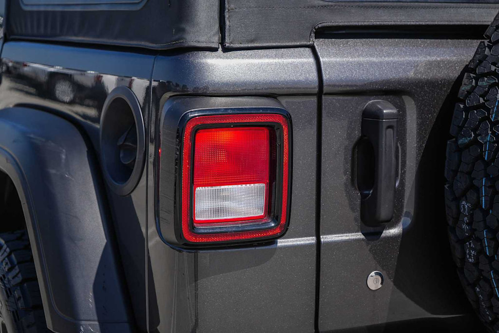 Thumbnail: 2022 Jeep Wrangler - 19