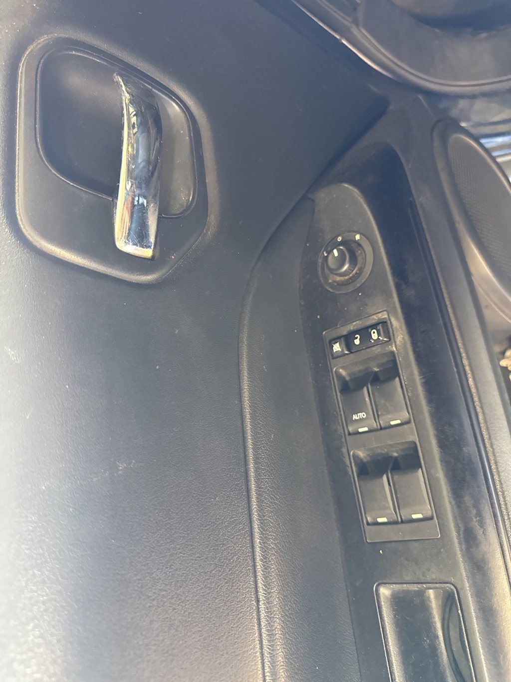 Thumbnail: 2015 Jeep Patriot - 18