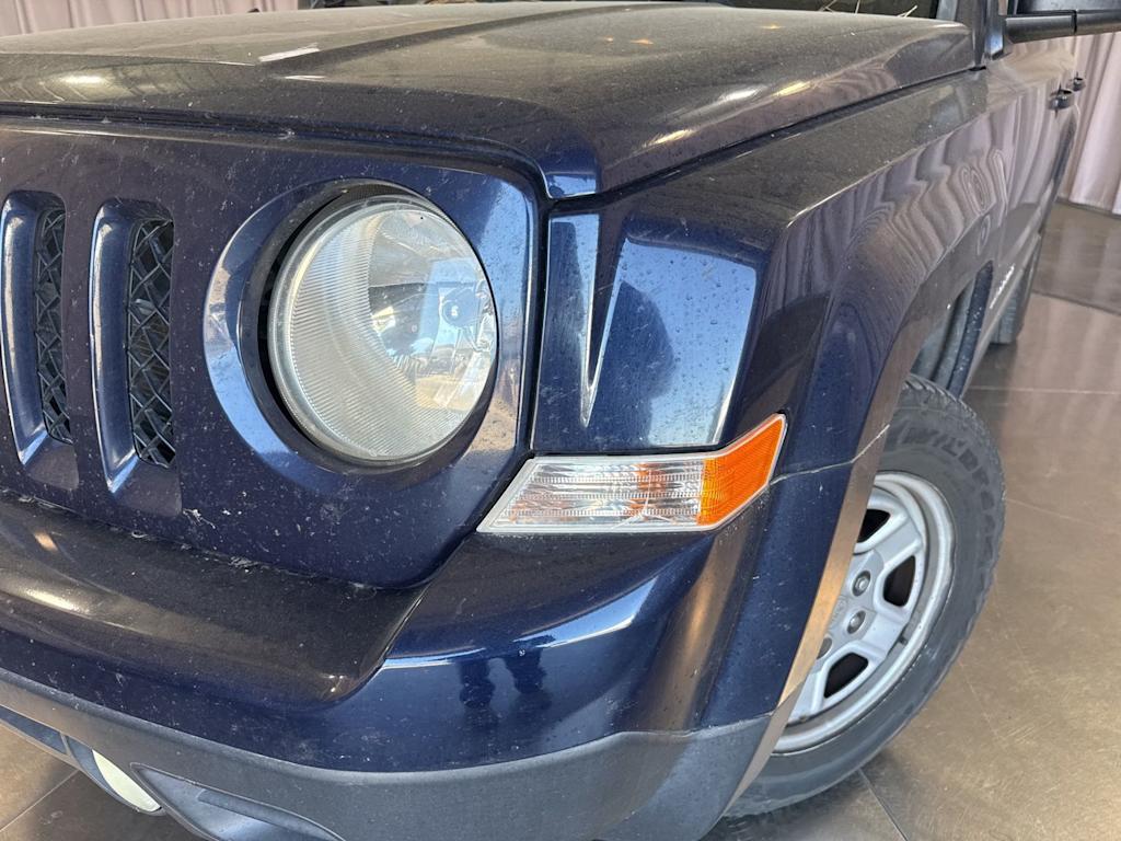 Thumbnail: 2015 Jeep Patriot - 15