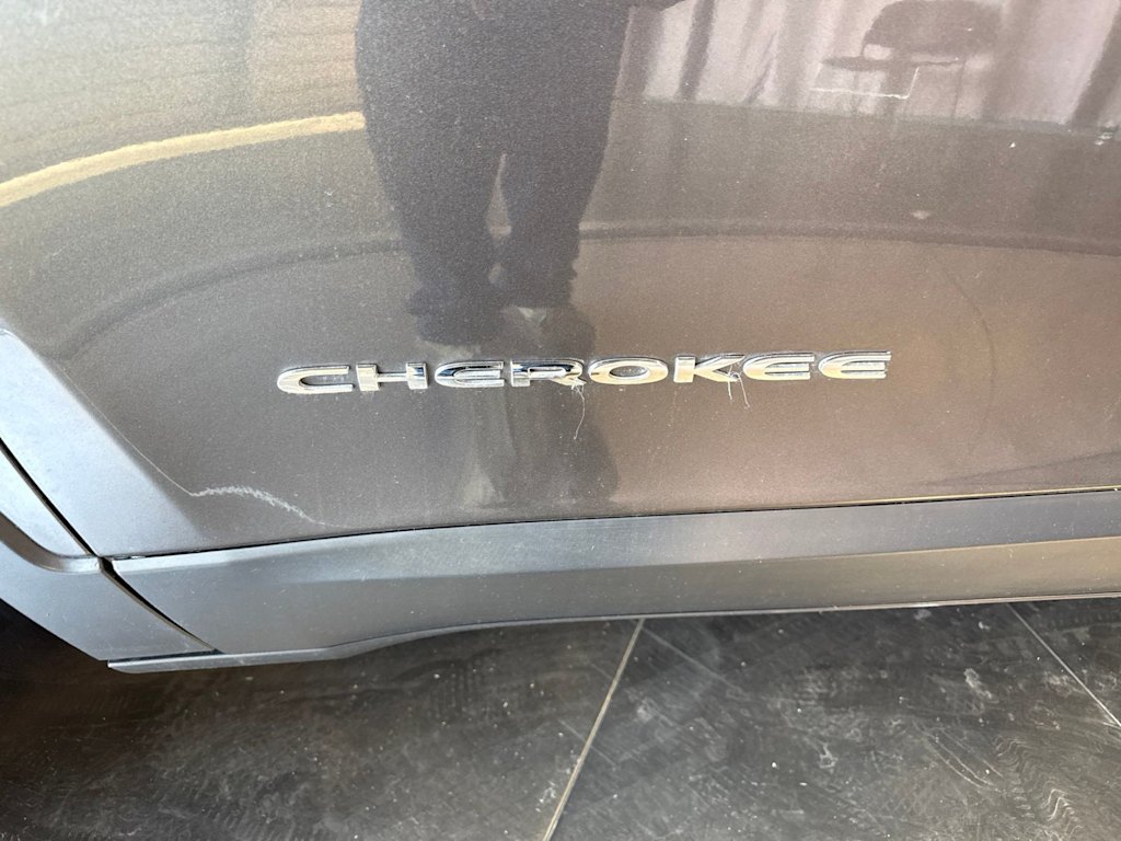 Thumbnail: 2016 Jeep Cherokee - 6