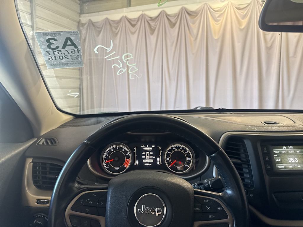 Thumbnail: 2015 Jeep Cherokee - 25