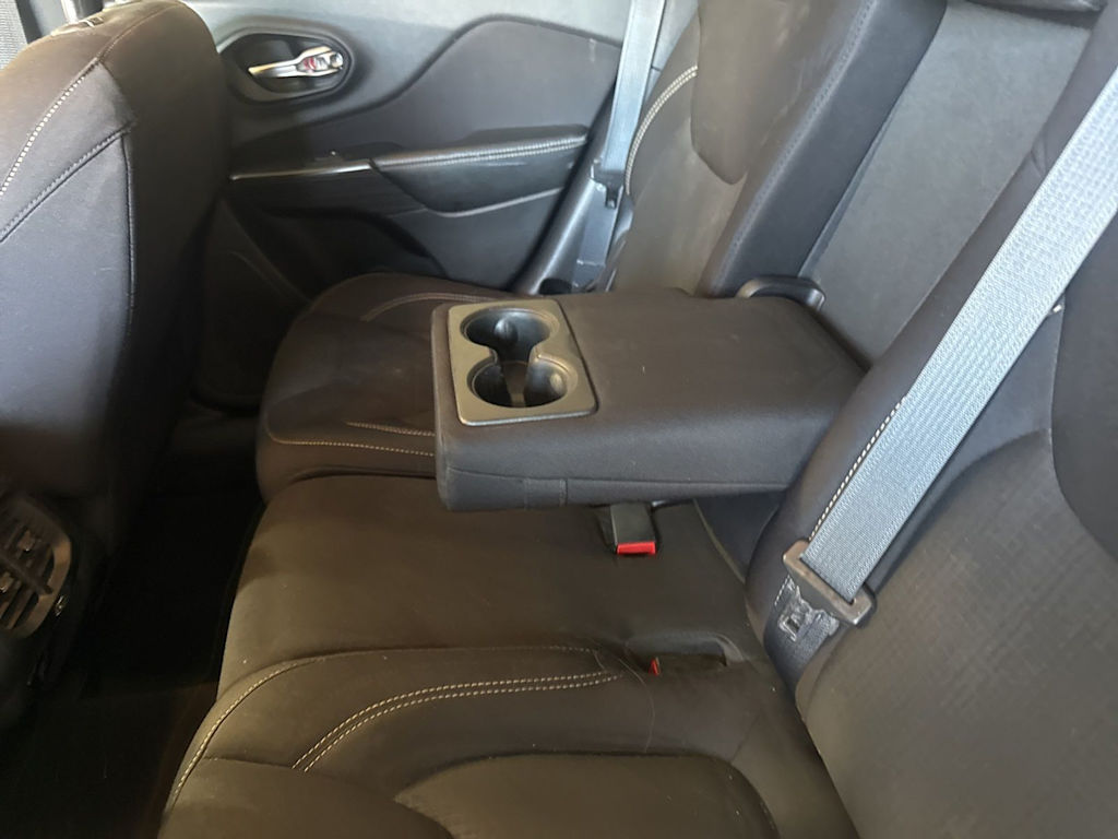 Thumbnail: 2015 Jeep Cherokee - 22