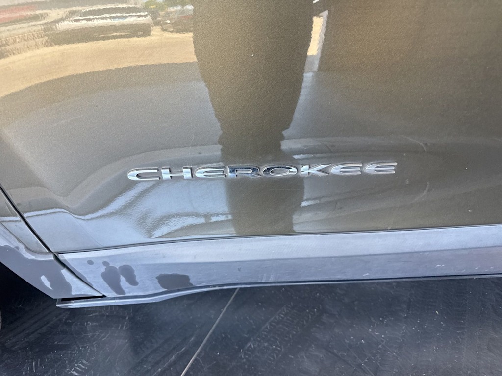 Thumbnail: 2015 Jeep Cherokee - 5