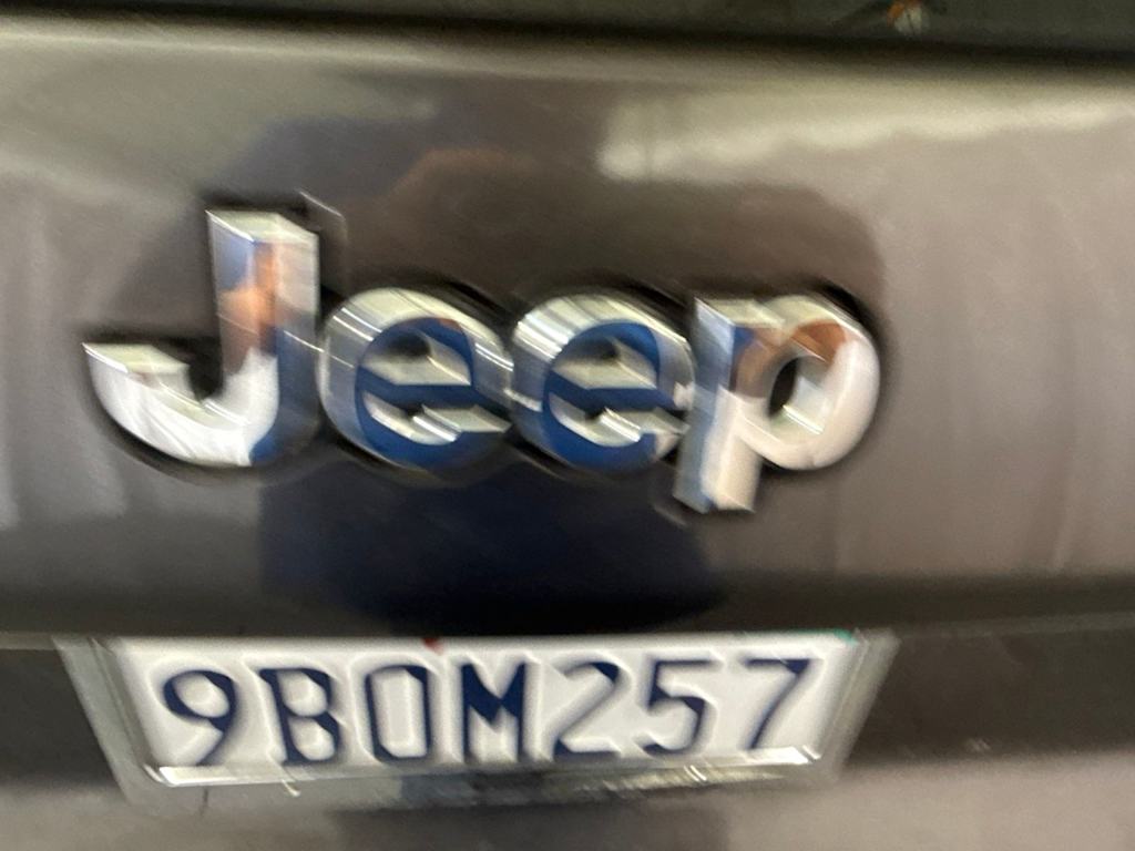 Thumbnail: 2019 Jeep Cherokee - 19