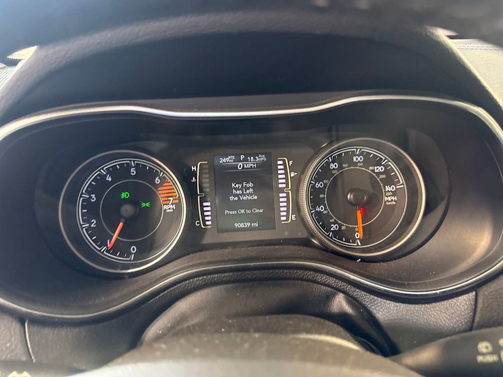 Thumbnail: 2019 Jeep Cherokee - 13