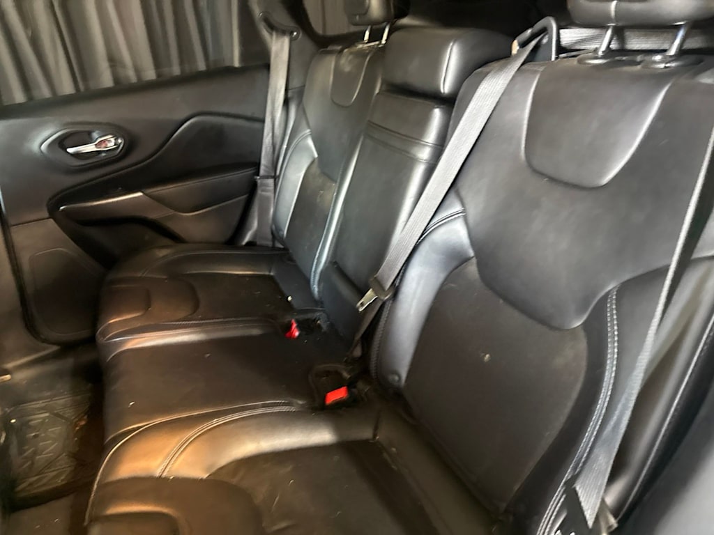 Thumbnail: 2019 Jeep Cherokee - 10
