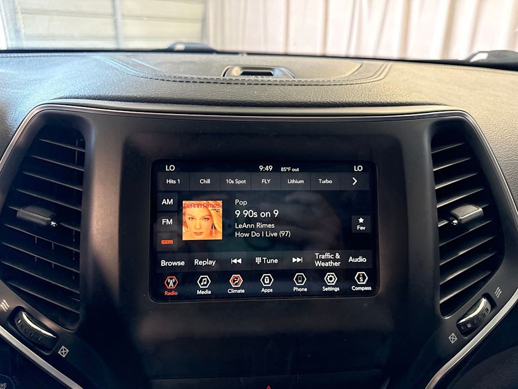 2019 Jeep Cherokee Latitude Plus - Photo 11