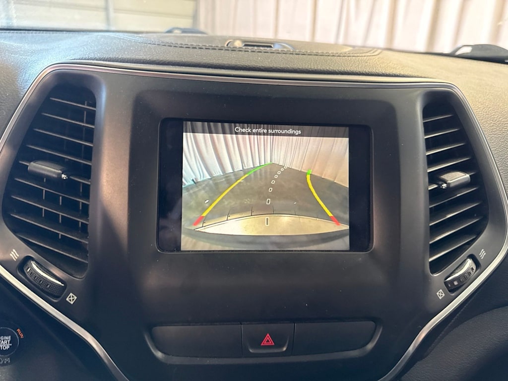 2019 Jeep Cherokee Latitude Plus - Photo 28
