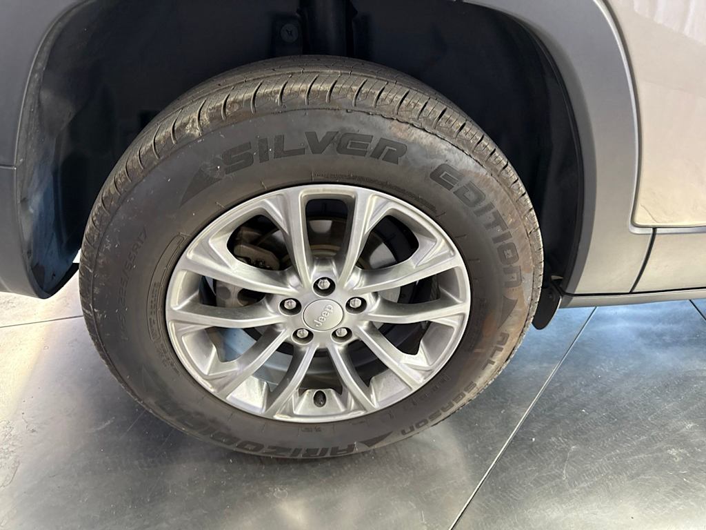 2019 Jeep Cherokee Latitude Plus - Photo 22