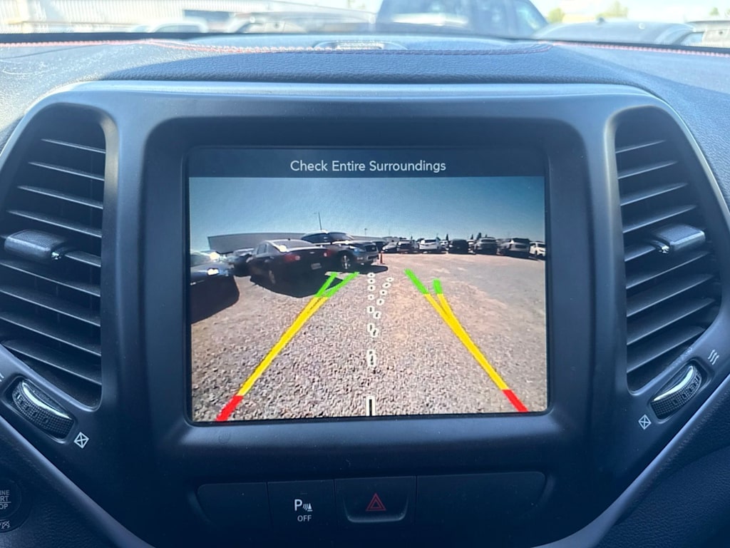 Thumbnail: 2018 Jeep Cherokee - 31
