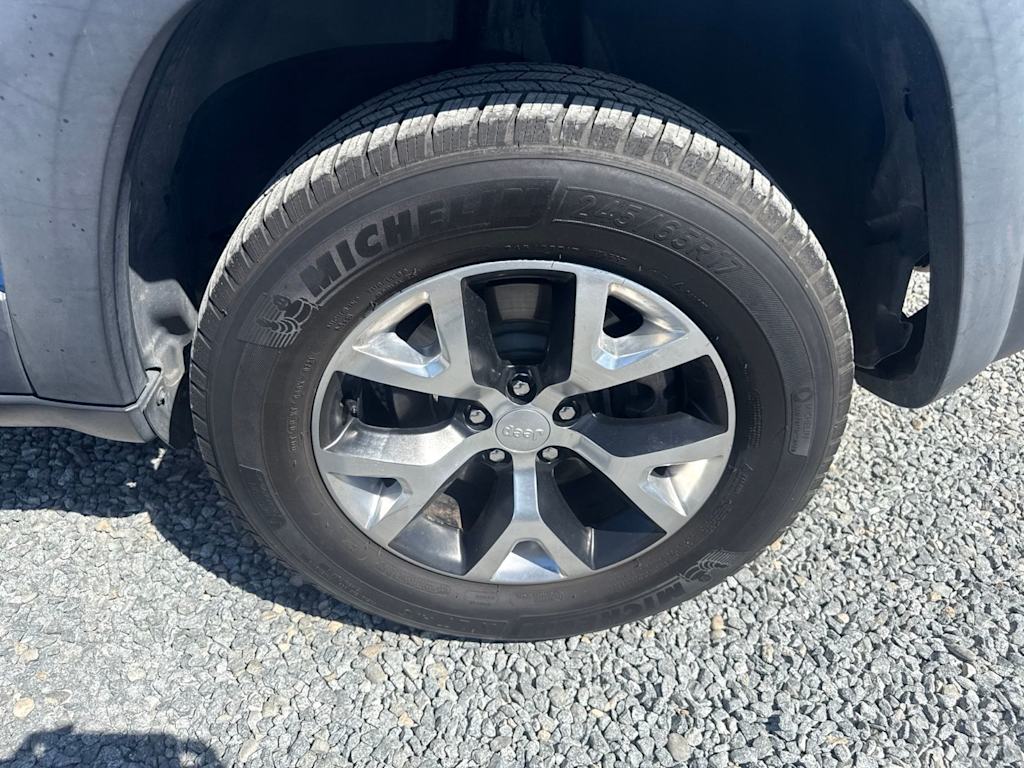 Thumbnail: 2018 Jeep Cherokee - 7