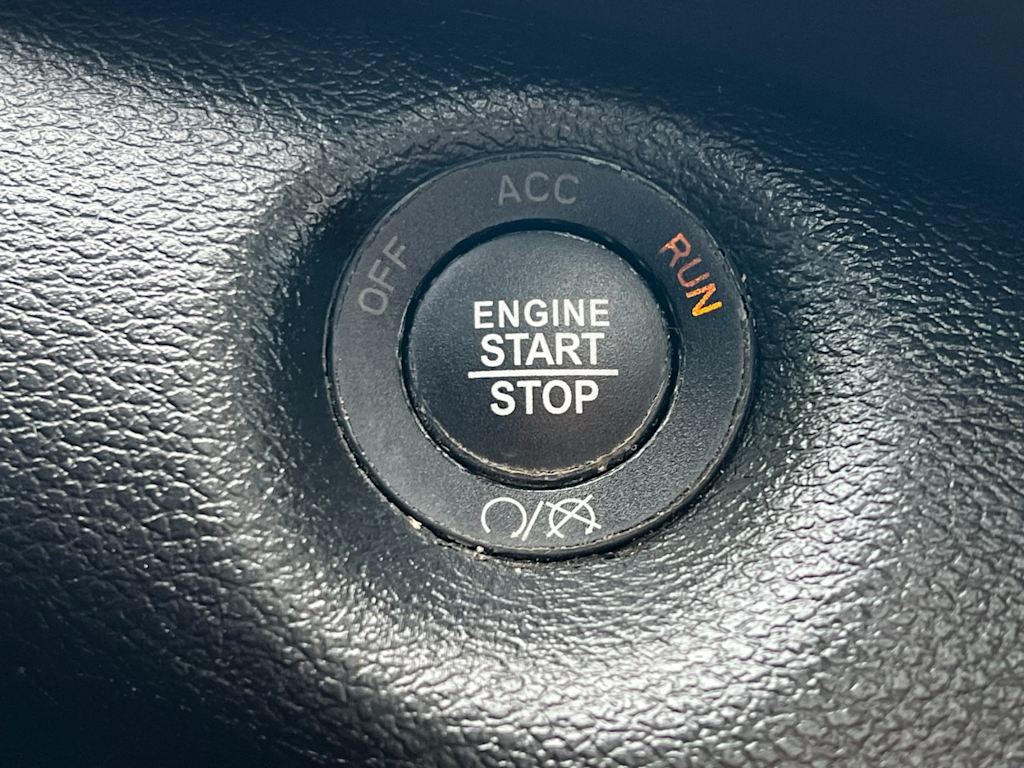 Thumbnail: 2021 Jeep Cherokee - 28