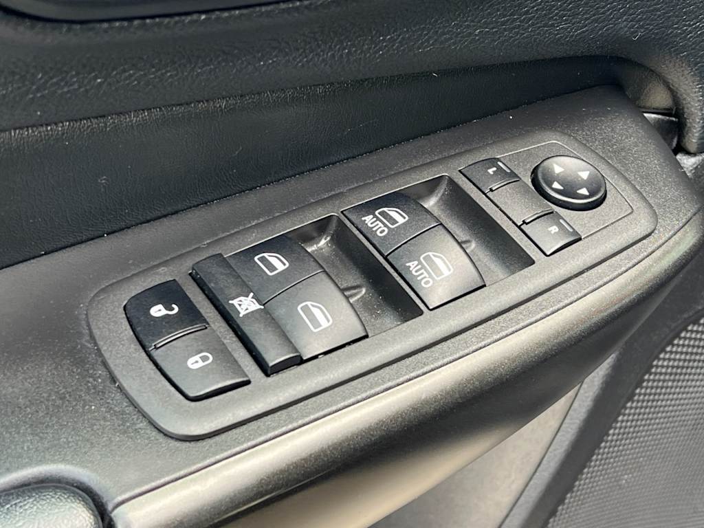 Thumbnail: 2021 Jeep Cherokee - 23