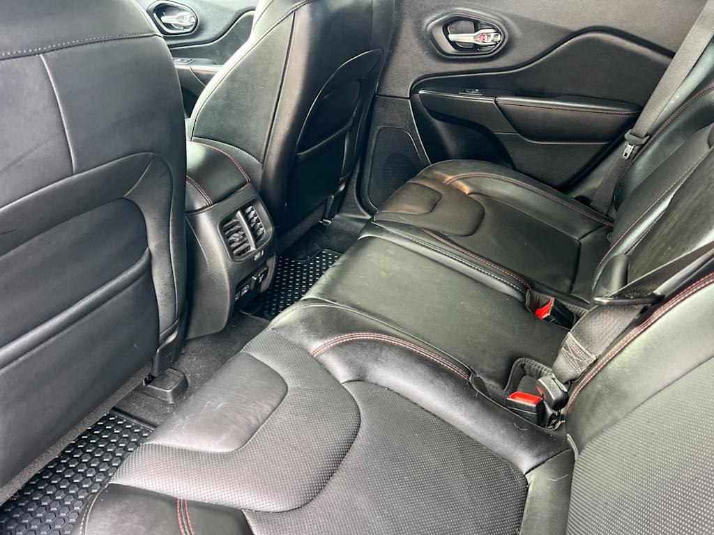 Thumbnail: 2021 Jeep Cherokee - 10