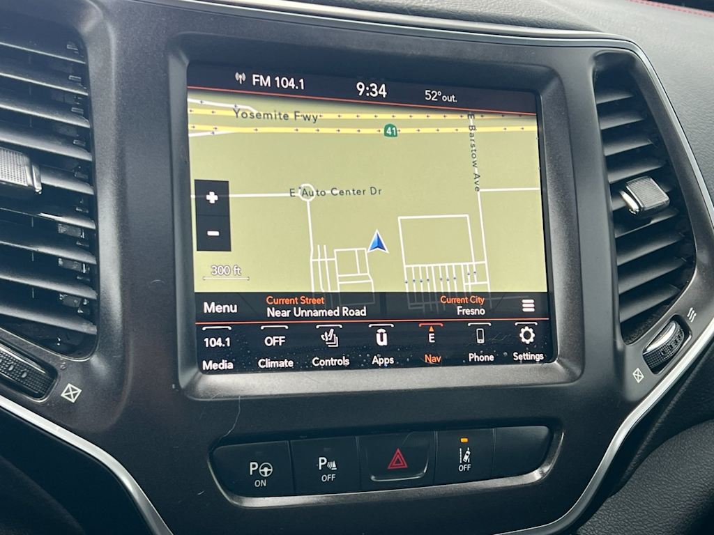 Thumbnail: 2021 Jeep Cherokee - 25