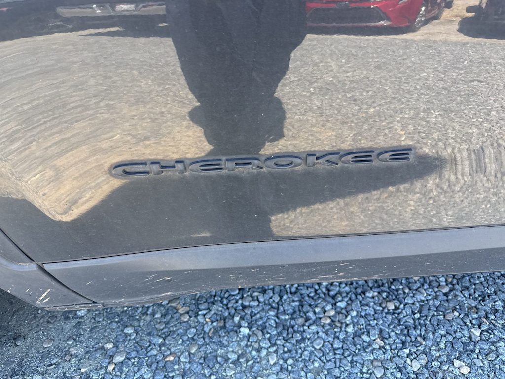 Thumbnail: 2018 Jeep Cherokee - 6