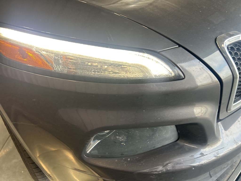 Thumbnail: 2015 Jeep Cherokee - 14