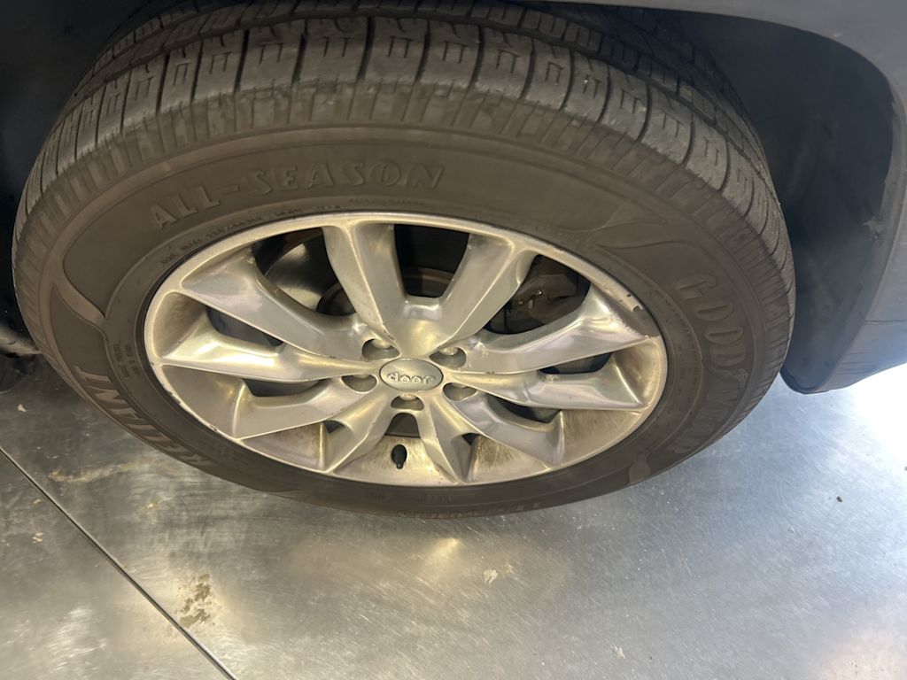 Thumbnail: 2015 Jeep Cherokee - 5