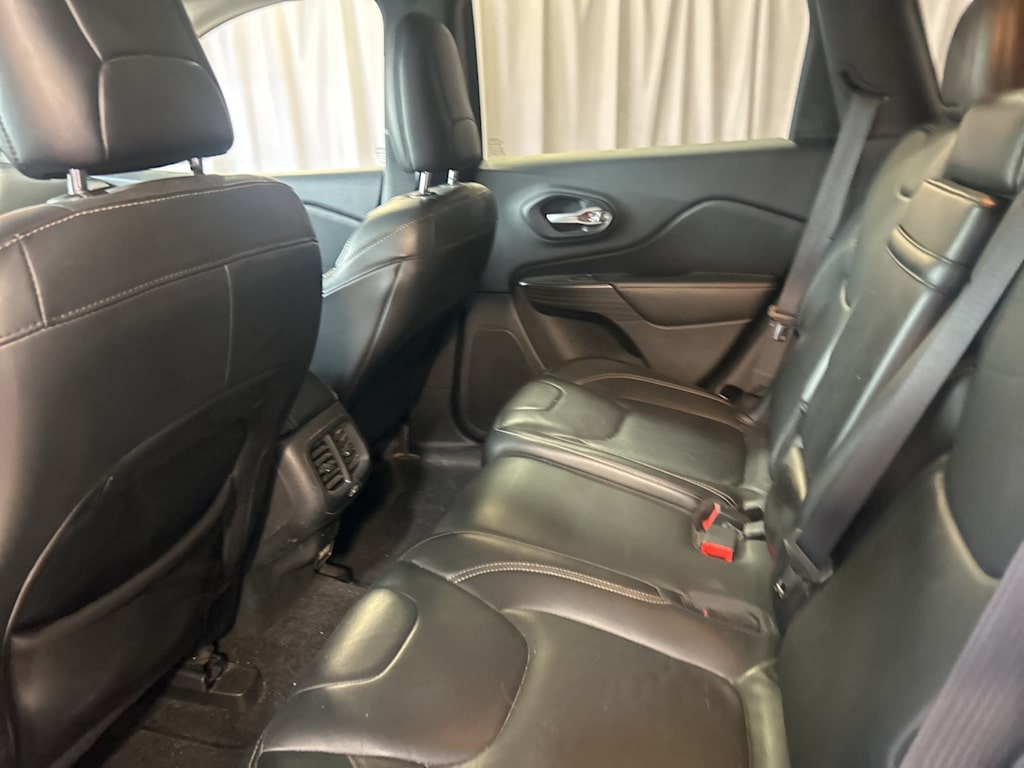 Thumbnail: 2015 Jeep Cherokee - 28