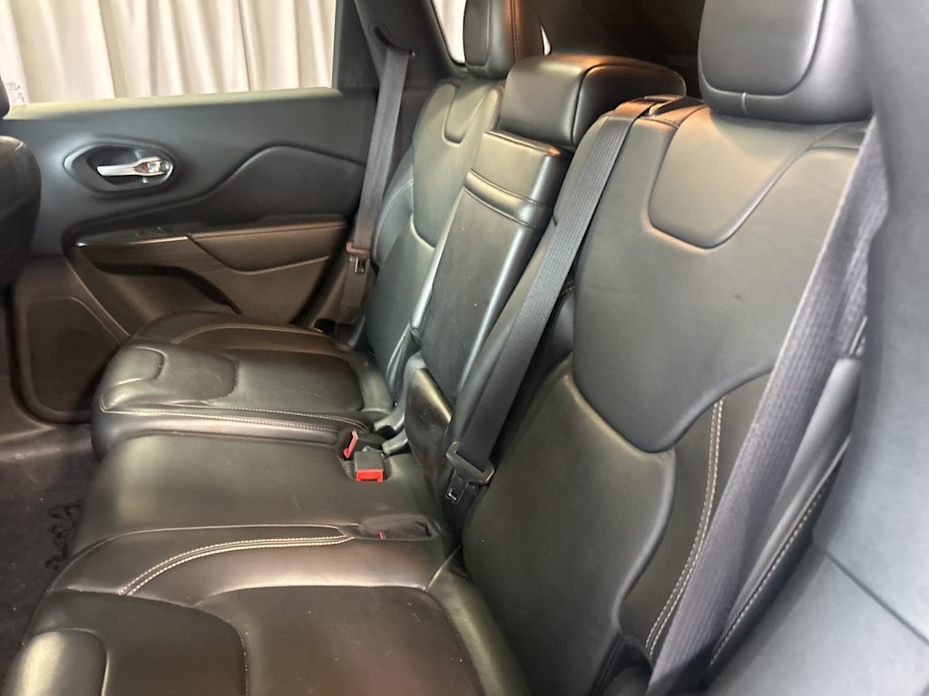 Thumbnail: 2015 Jeep Cherokee - 29