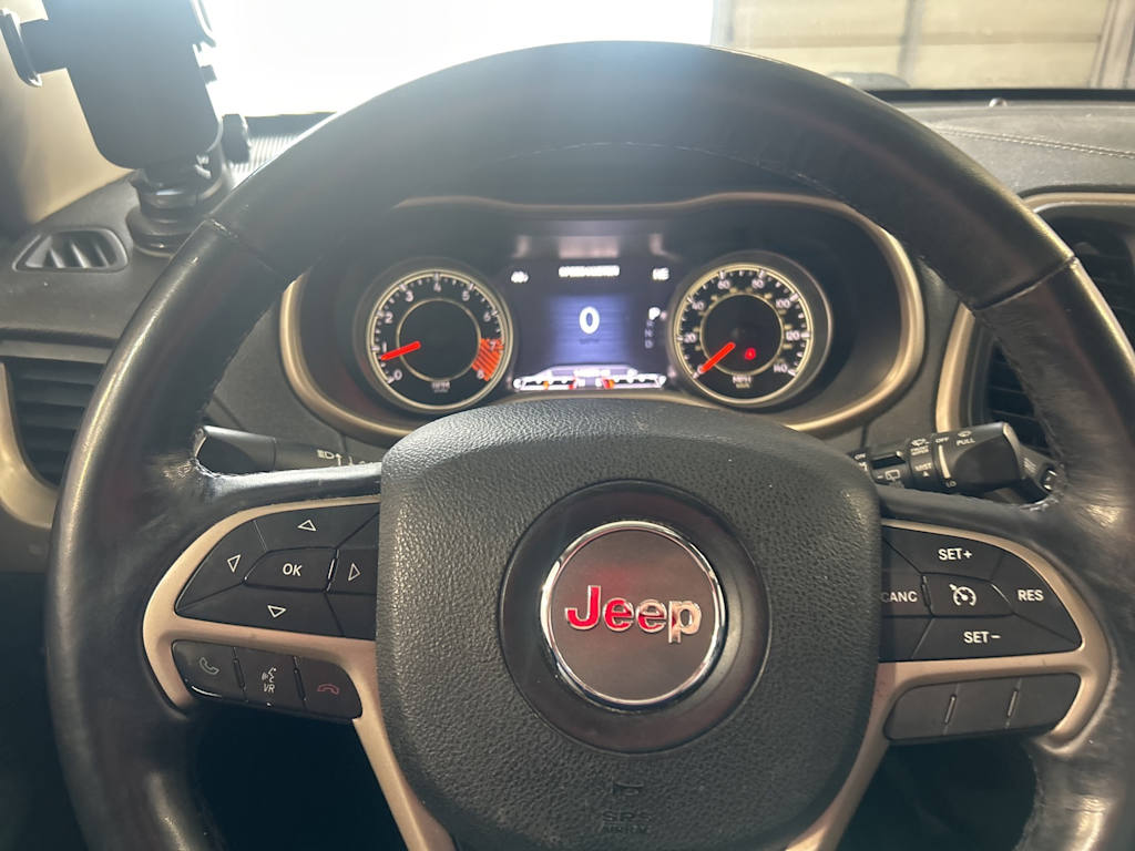 Thumbnail: 2015 Jeep Cherokee - 10