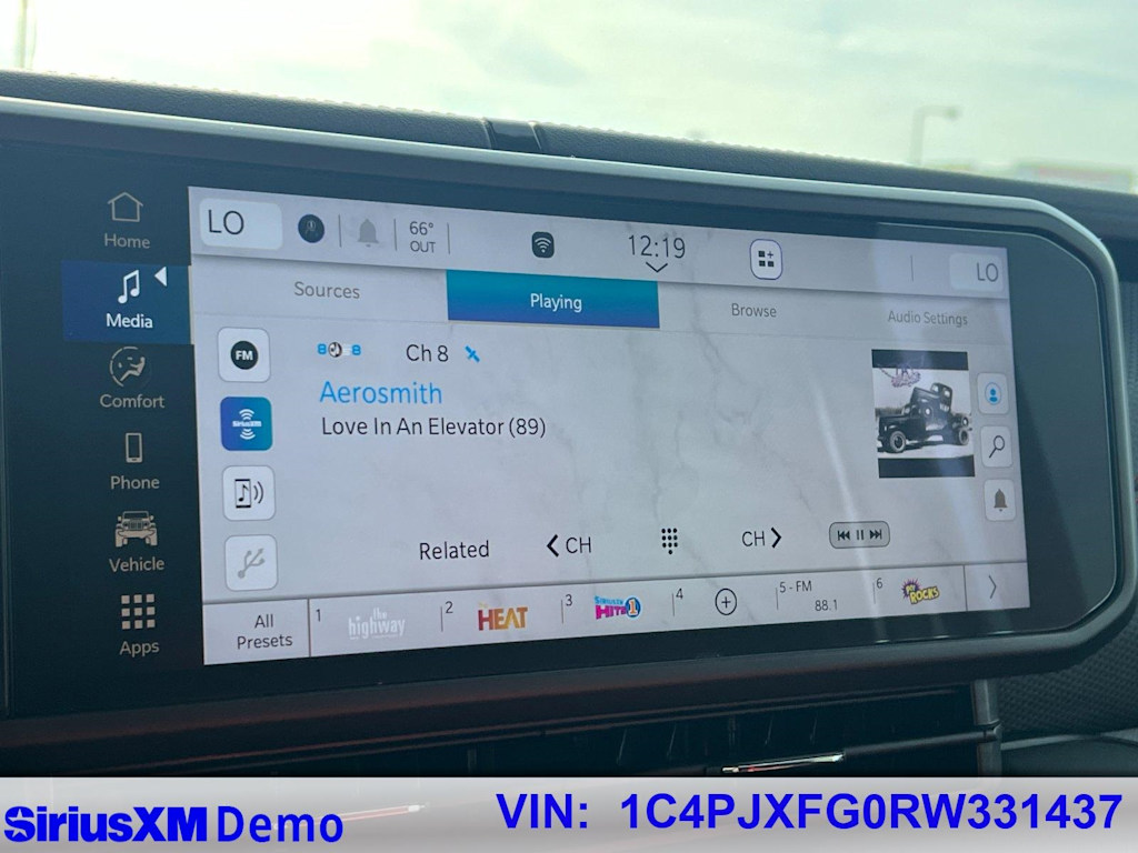 Thumbnail: 2024 Jeep Wrangler - 30