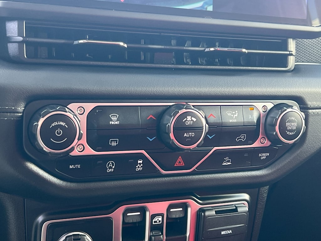 Thumbnail: 2024 Jeep Wrangler - 26