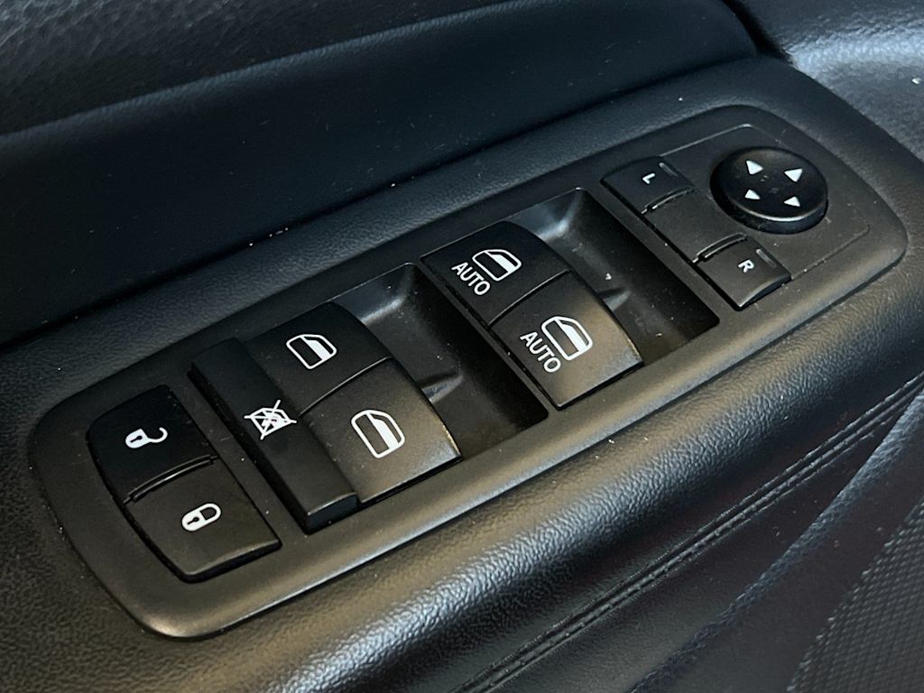 Thumbnail: 2021 Jeep Grand Cherokee - 23