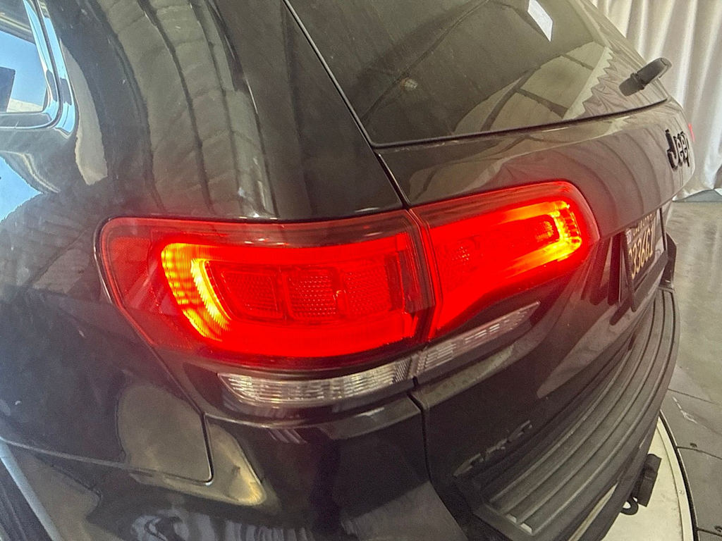 Thumbnail: 2020 Jeep Grand Cherokee - 17