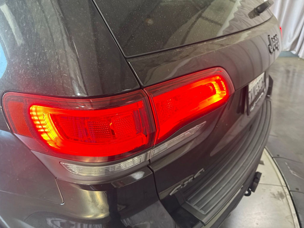 Thumbnail: 2021 Jeep Grand Cherokee - 17