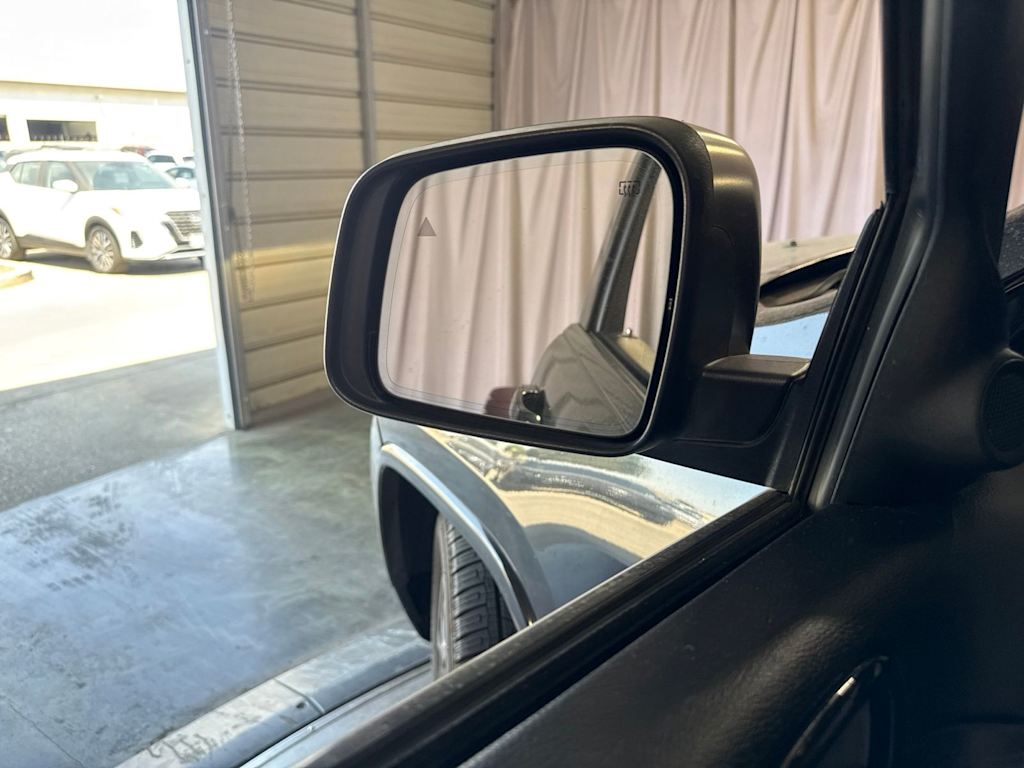 Thumbnail: 2021 Jeep Grand Cherokee - 21