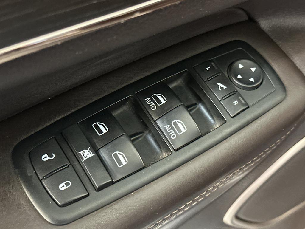 Thumbnail: 2015 Jeep Grand Cherokee - 23