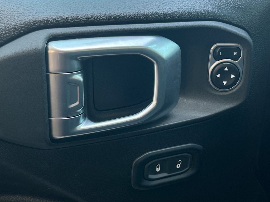 Thumbnail: 2024 Jeep Wrangler - 23