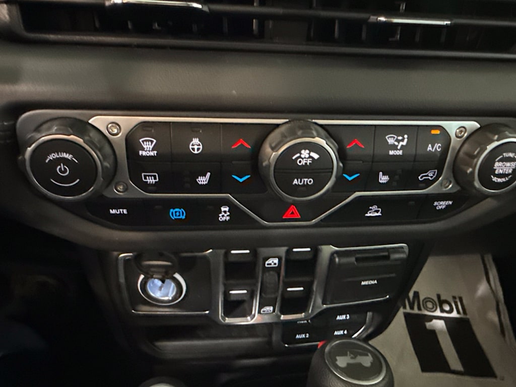 Thumbnail: 2025 Jeep Wrangler - 28
