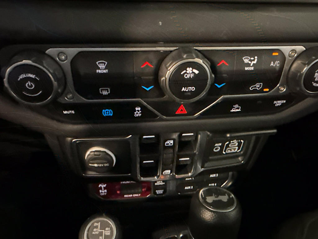 Thumbnail: 2024 Jeep Wrangler - 27