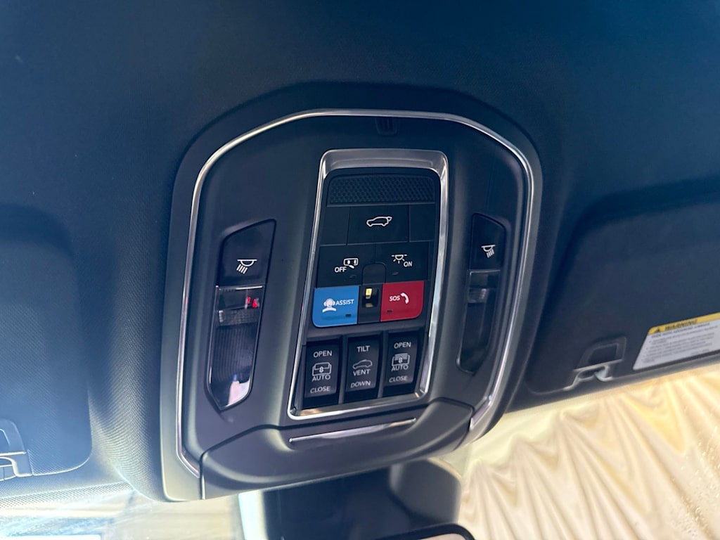 Thumbnail: 2024 Jeep Grand Cherokee - 27
