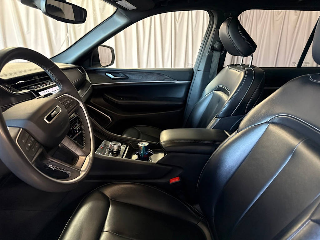 Thumbnail: 2024 Jeep Grand Cherokee - 9
