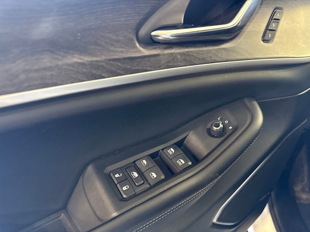 Thumbnail: 2024 Jeep Grand Cherokee - 23