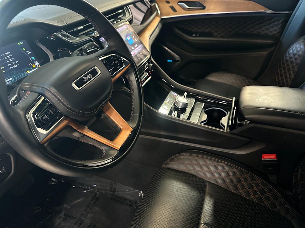 Thumbnail: 2023 Jeep Grand Cherokee - 9