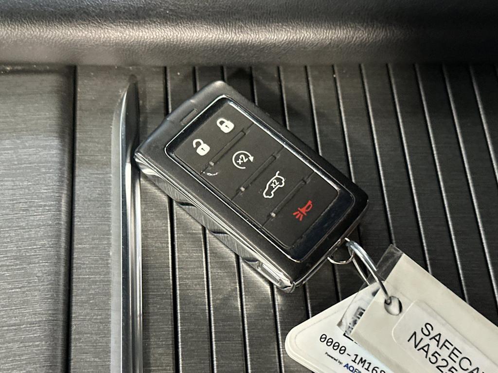 Thumbnail: 2025 Jeep Wagoneer - 31